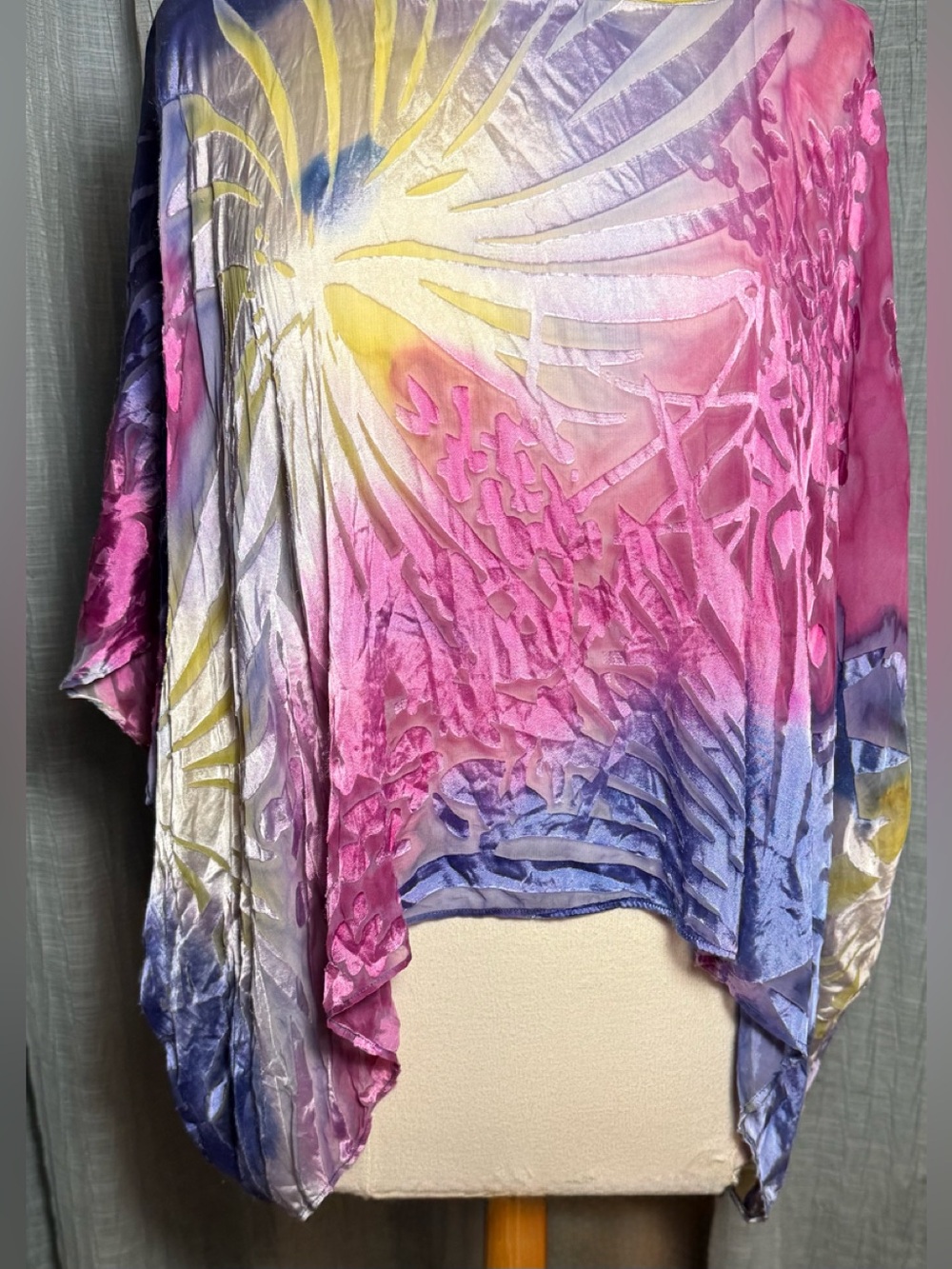 Chico's Pink Multi Sculpted Velvet Burnout Tunic